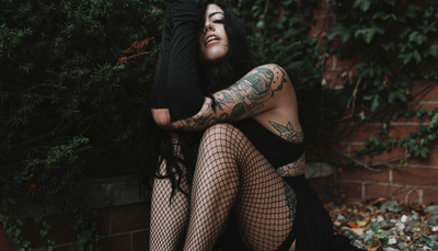Come indossare i pantaloni gotici negli outfit di tutti i giorni?